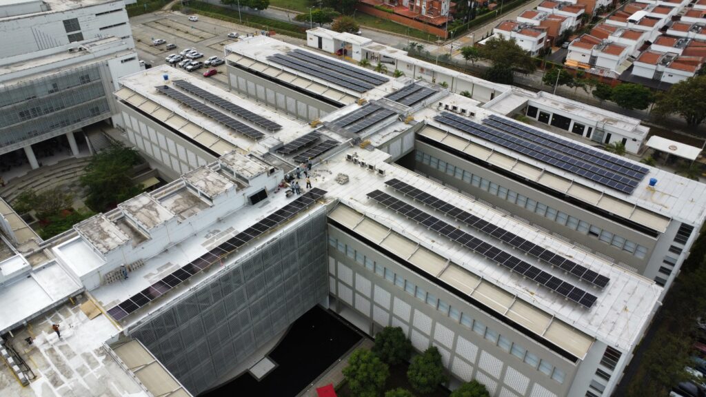 Instalación de paneles solares en empresas