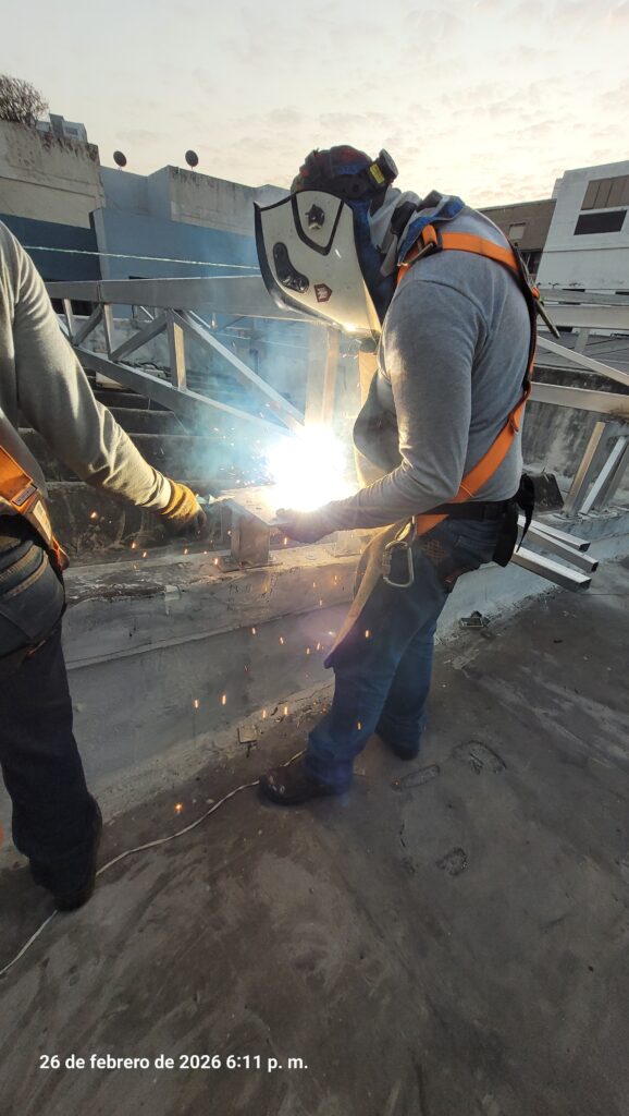 Uso de herramientas y materiales de fijación de grado industrial